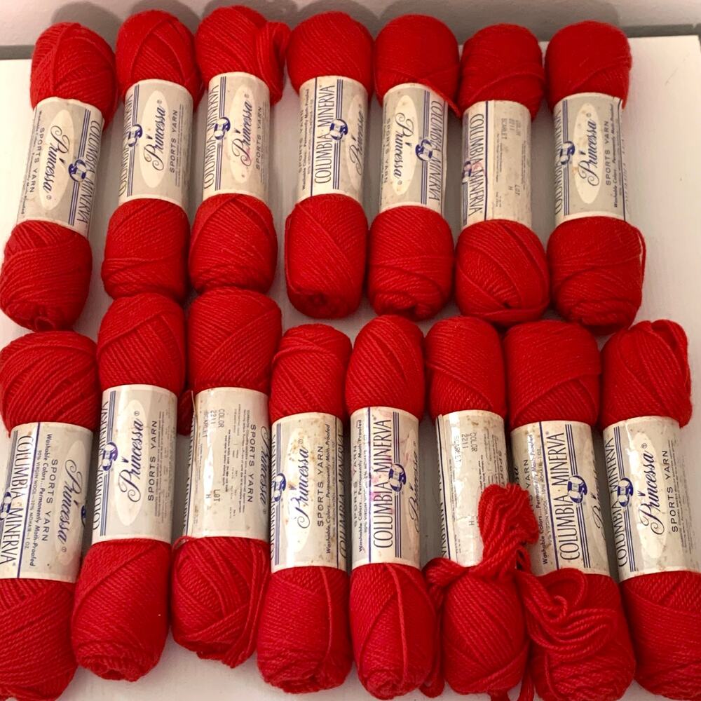 LOT (15) oz Columbia Minerva Sports Yarn 90% Wool 10% Mohair Scarlet 2211 Lot H